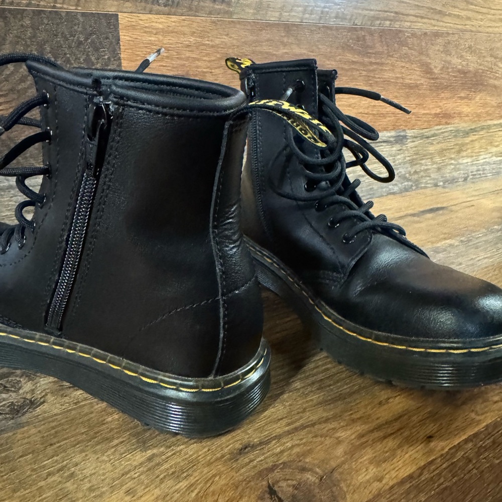 Kids' Dr. Martens Zavala Combat Lace Up Boot. - Picture 4 of 10